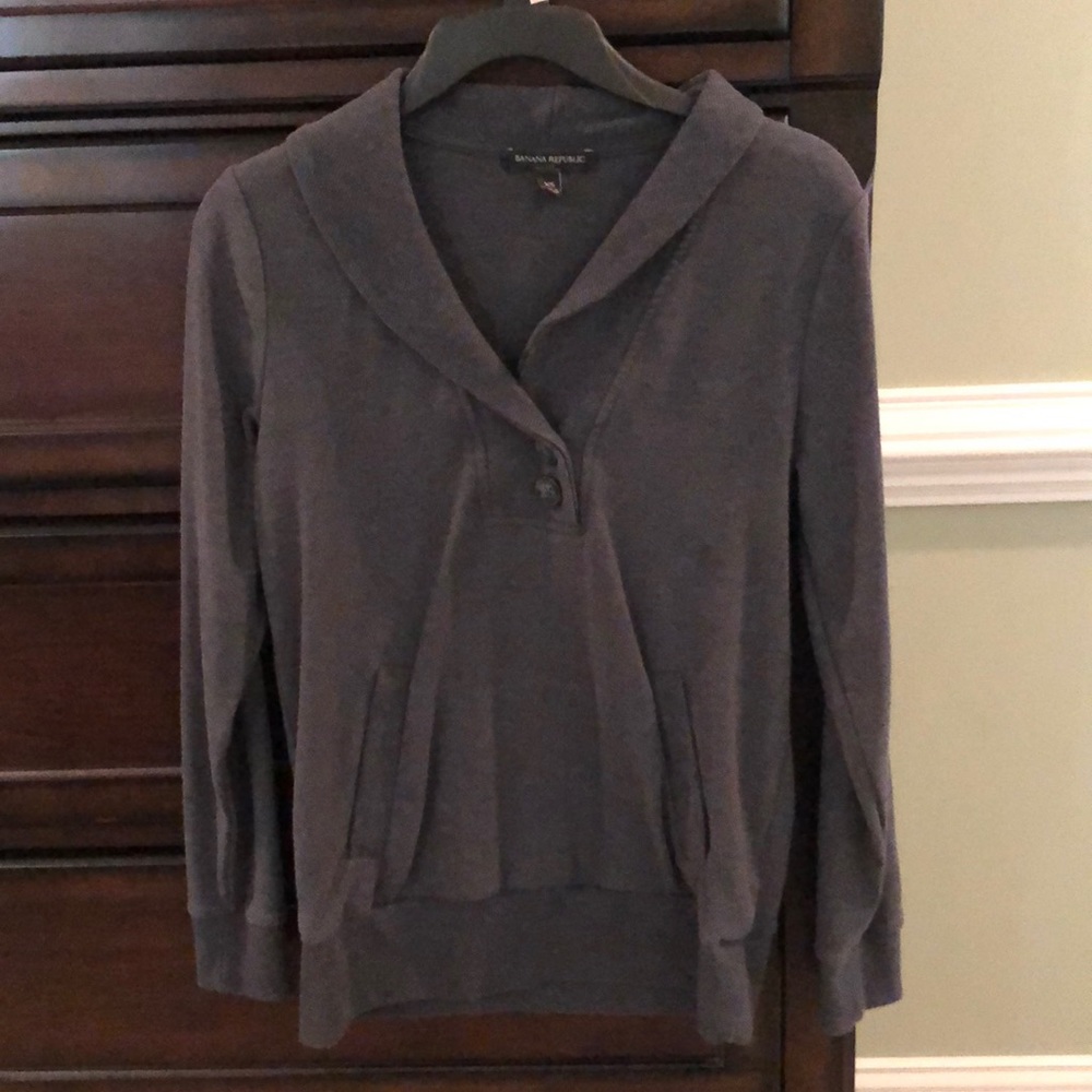 Grey Banana Republic Pull over xs
